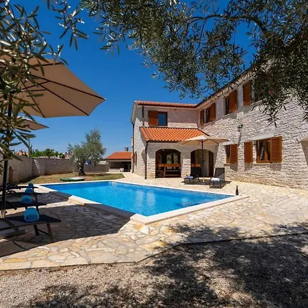 Nidum Porec