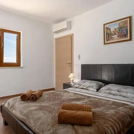 Nidum Porec